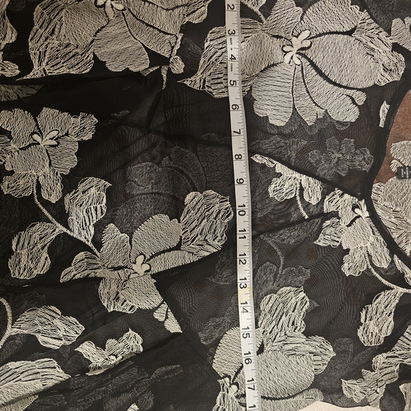 J Valdi Chic Black and White Floral Swim Coverup Sz Large - Picture 9 of 9